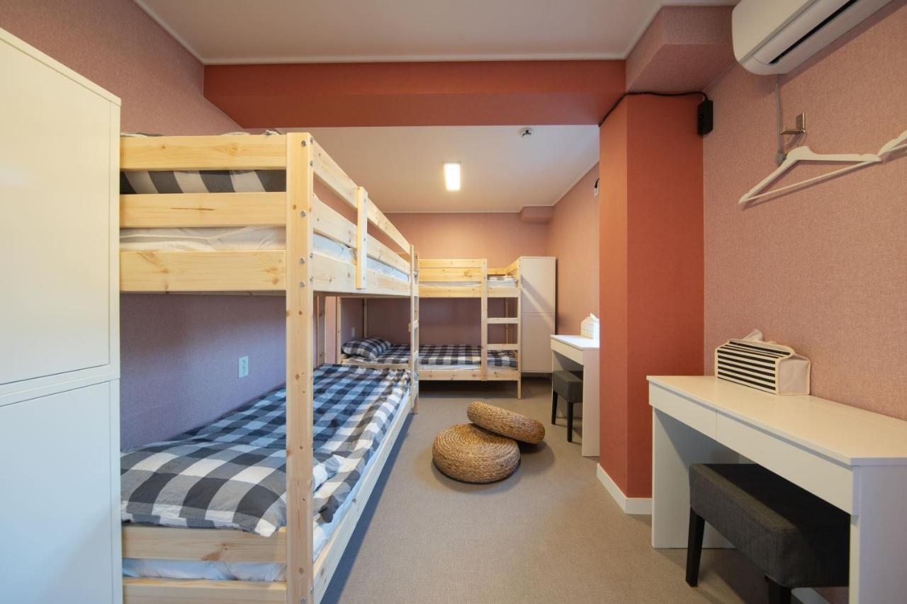 Sagye Travel Hotel Сеогвипо Екстериор снимка