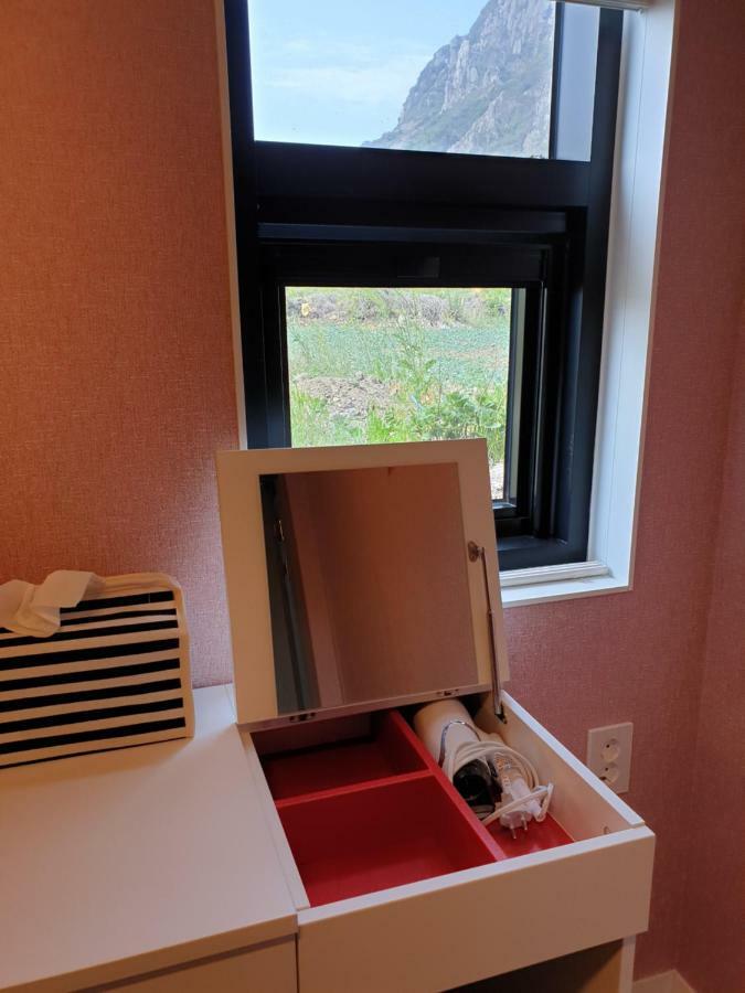Sagye Travel Hotel Сеогвипо Екстериор снимка